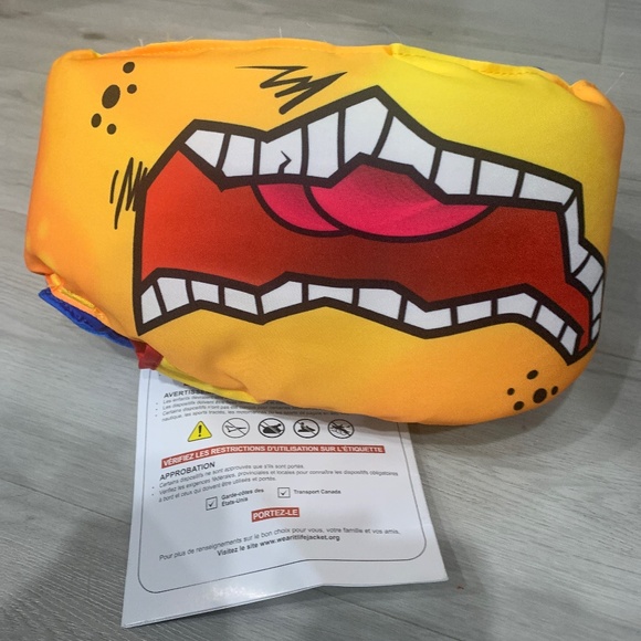 Brand new - Body Glove Monster puddle jumper with tag - Picture 1 of 2